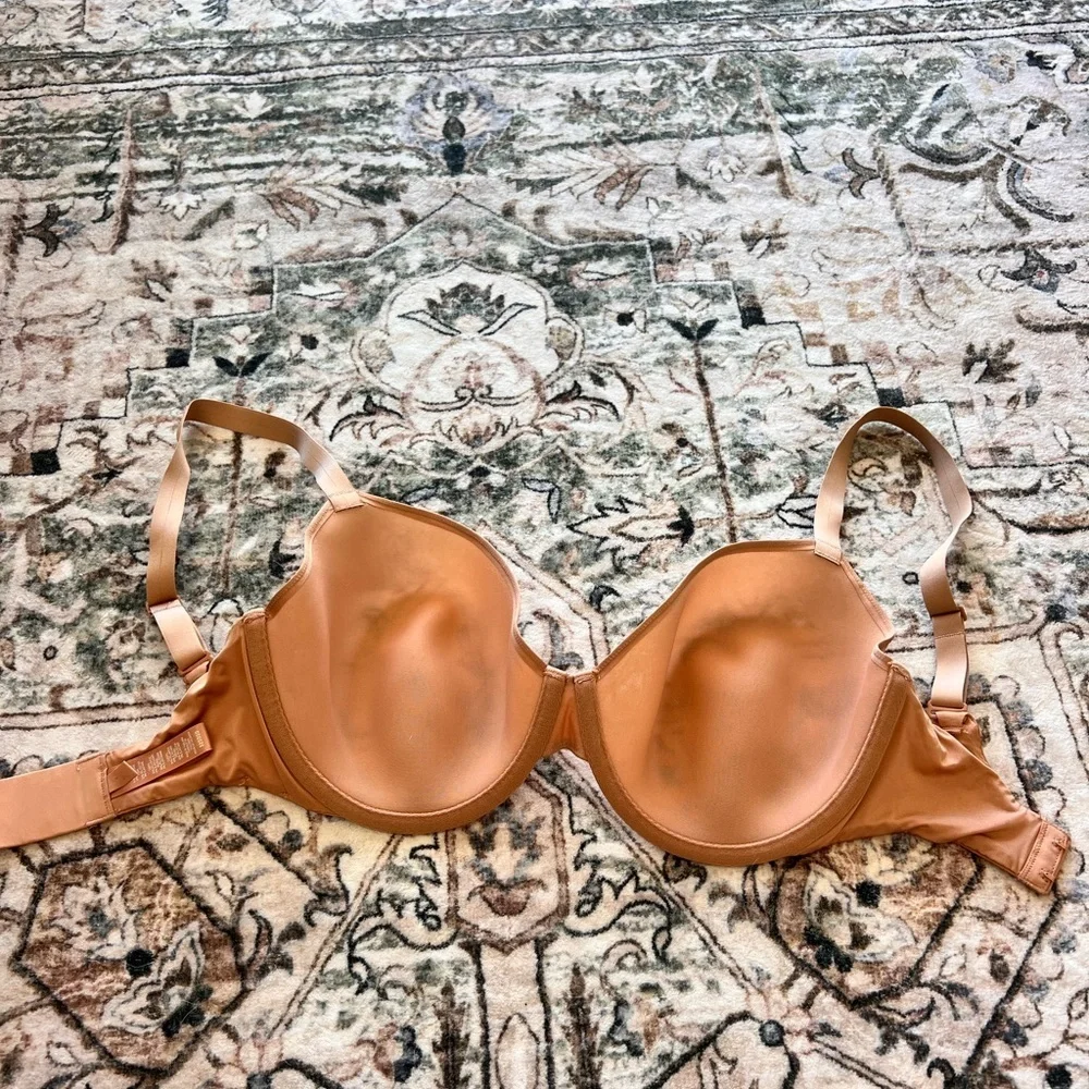 SKIMS Nude Underwire Bra - Picture 5 of 7